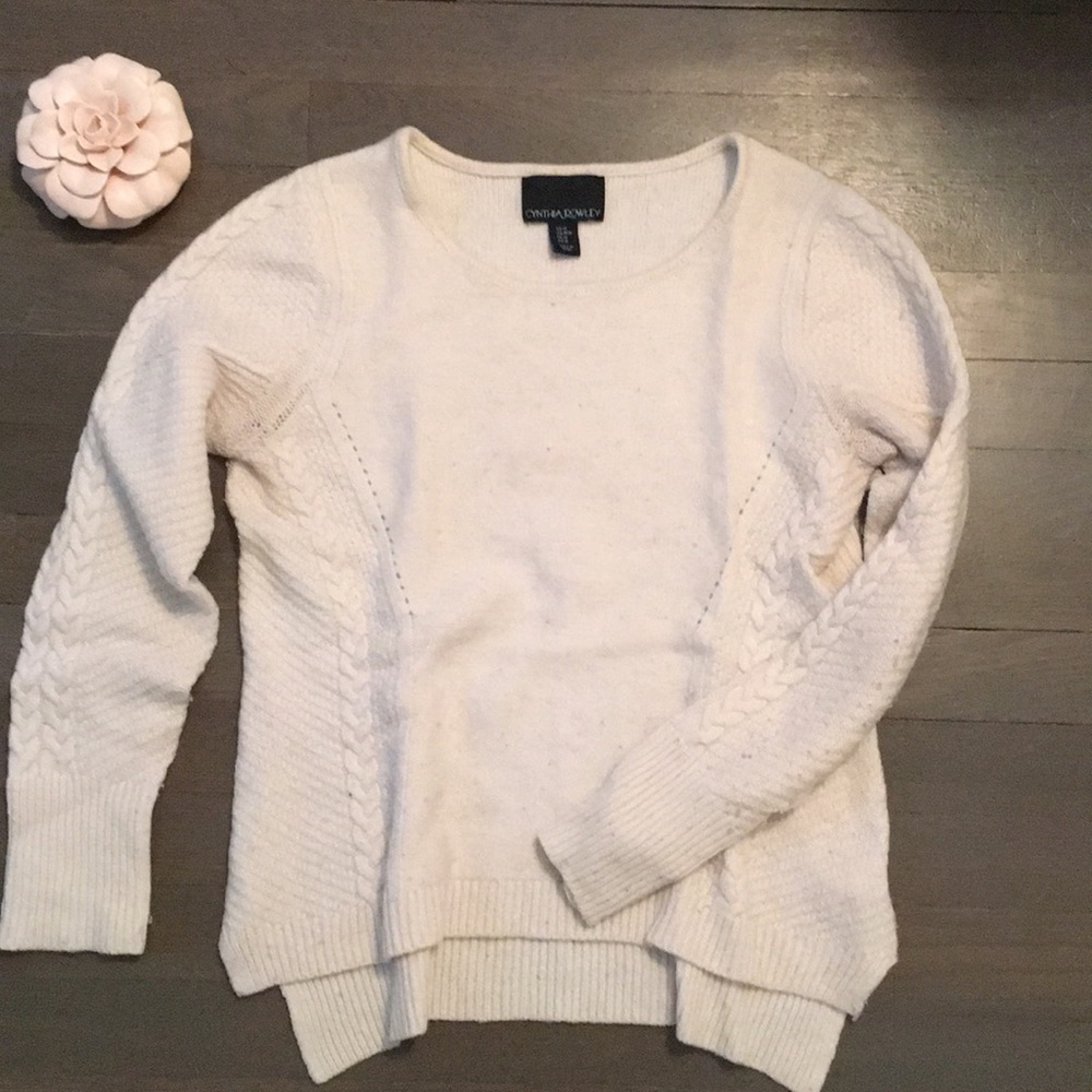 Perfect Fall Sweater! Cream with braided design